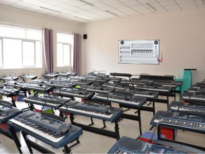 數(shù)字化音樂室：低配5萬元左右，中配8萬元左右，高配12萬元左右，詳情請咨詢：13705898592